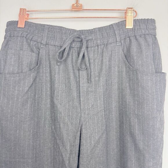 ZARA | Drawstring Waist Gray Pinstripe Print Pants Women’s Size 10 - Picture 3 of 9